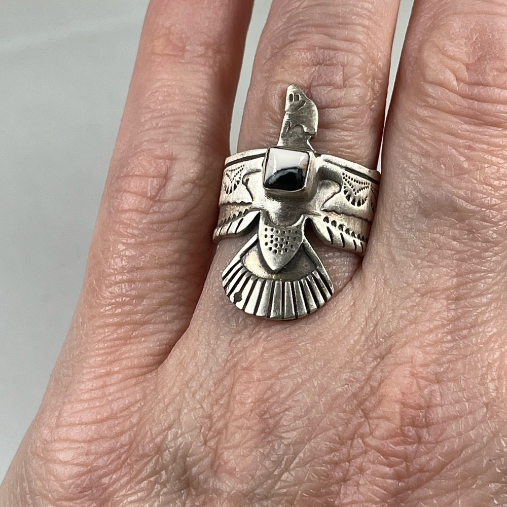 Solid Sterling Silver Southwestern Thunderbird Ring White Buffalo Size 7.75 - Picture 6 of 11